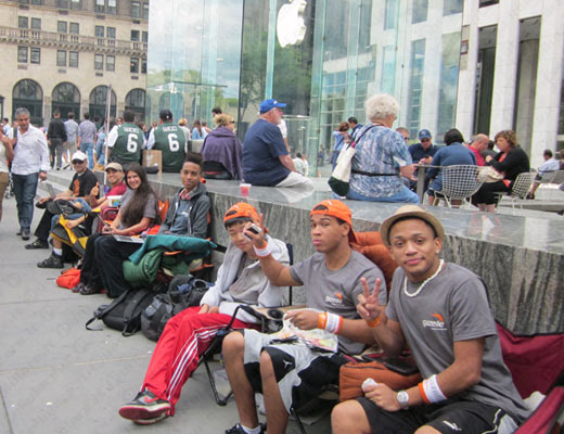 iPhone 5 - si prevedono 8 milioni di smartphone venduti nel weekend